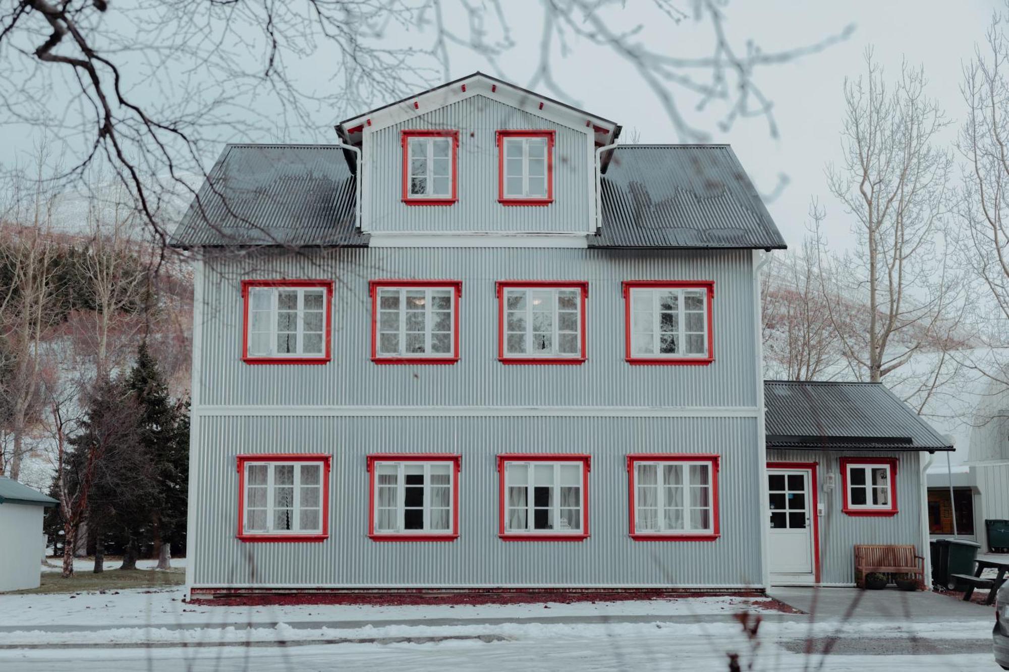 Gamli Skolinn Husavik Luaran gambar