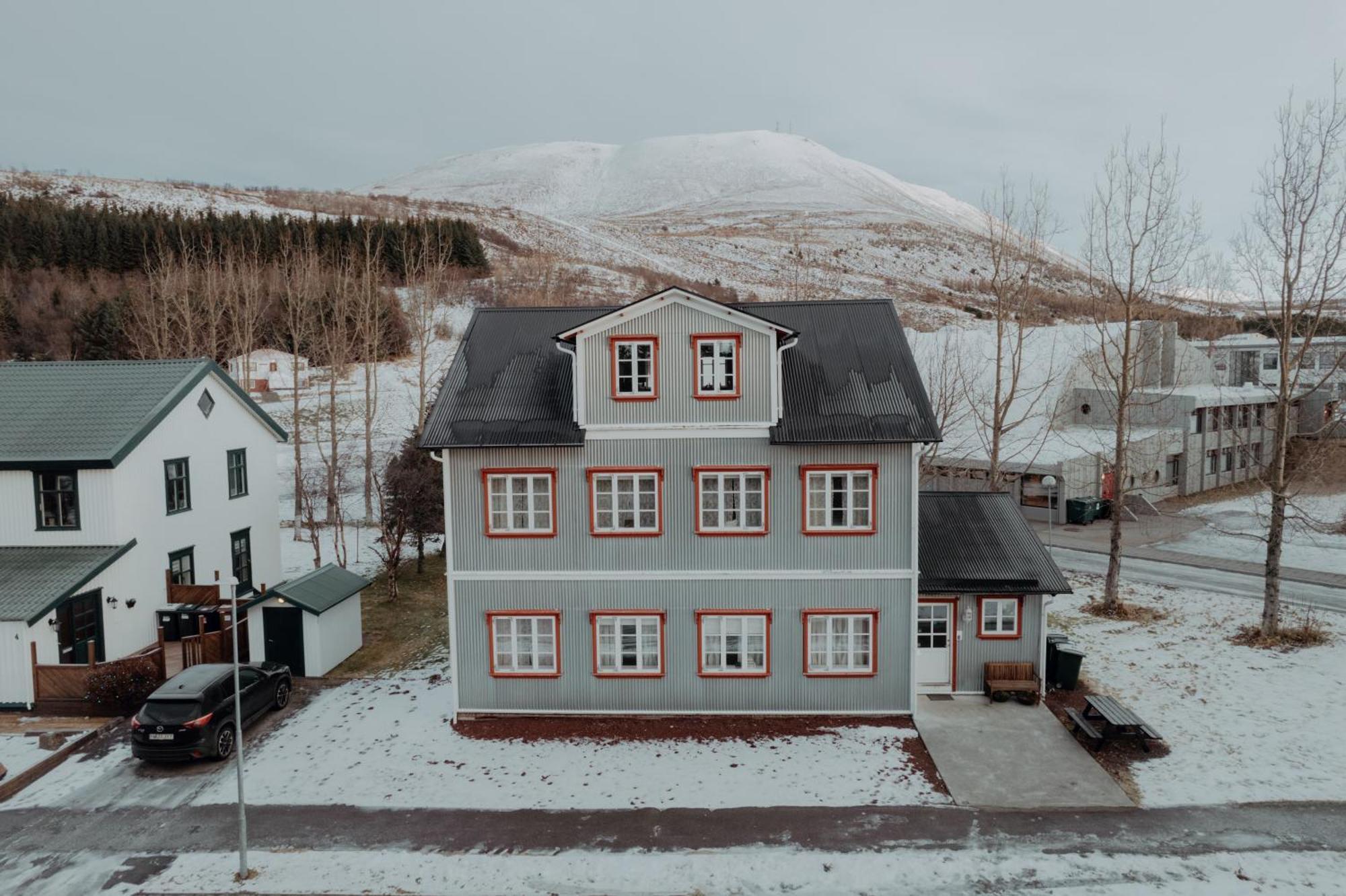 Gamli Skolinn Husavik Luaran gambar