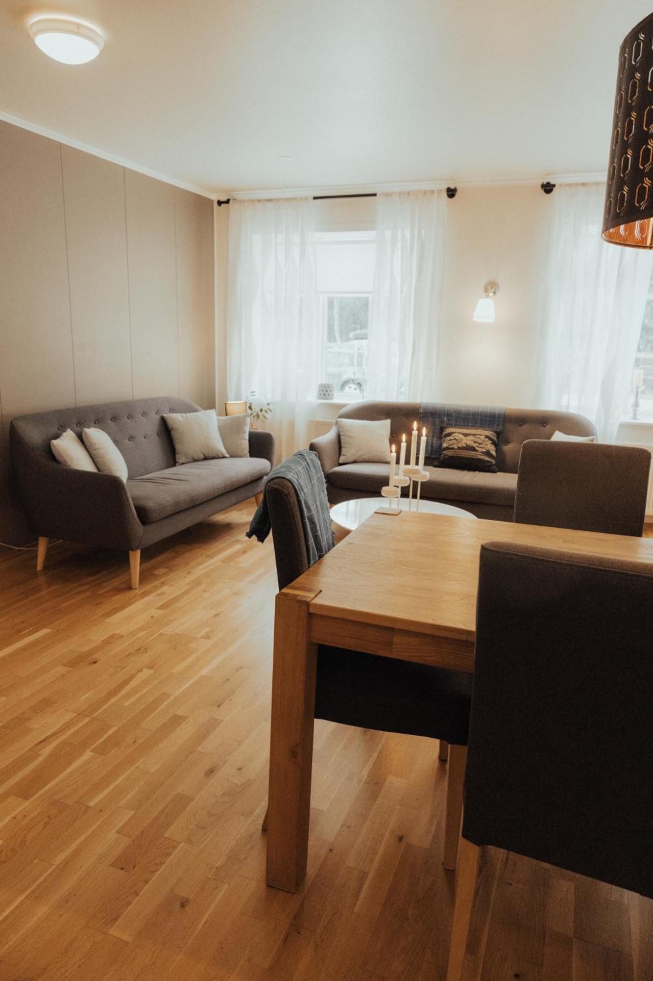 Gamli Skolinn Husavik Luaran gambar
