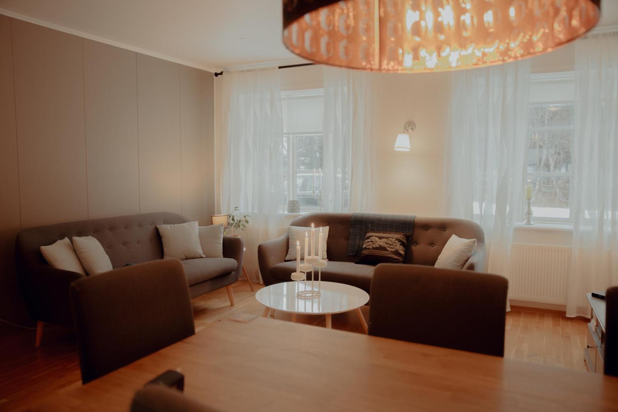 Gamli Skolinn Husavik Luaran gambar