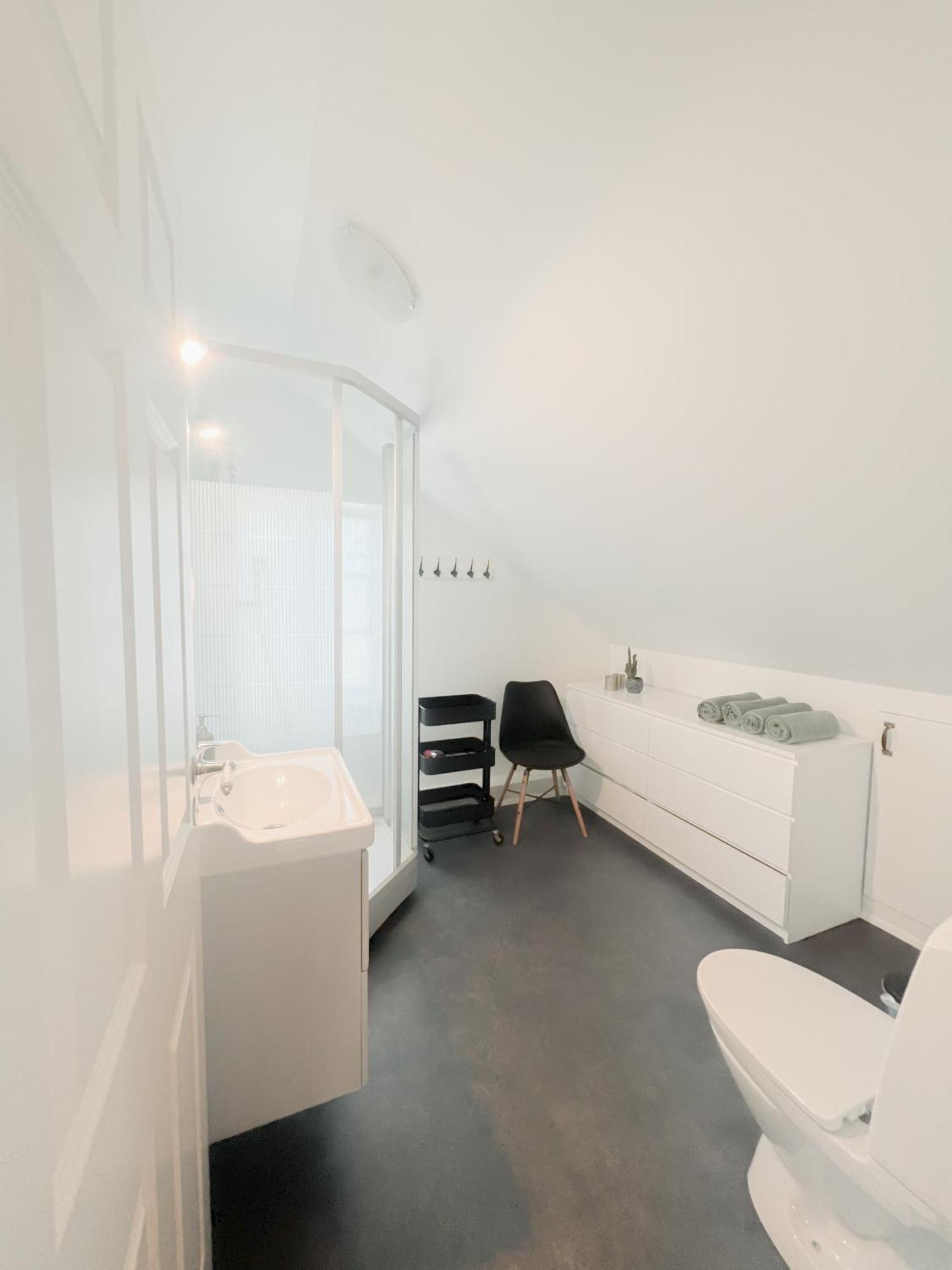 Gamli Skolinn Husavik Luaran gambar